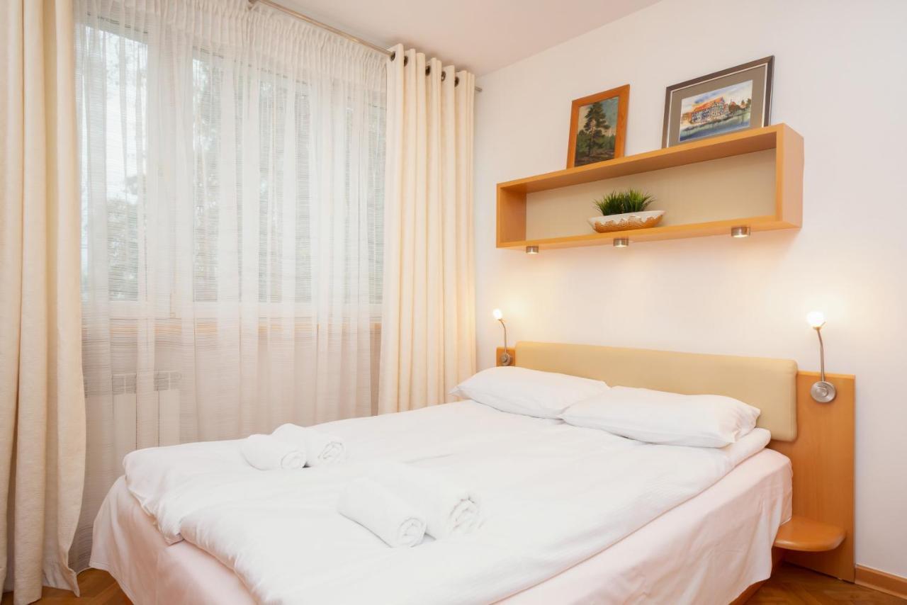 Two-Bedroom Family Apartment Esperanto Next To Klif By Noclegi Renters Varsó Kültér fotó
