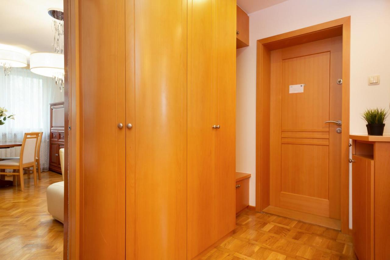 Two-Bedroom Family Apartment Esperanto Next To Klif By Noclegi Renters Varsó Kültér fotó
